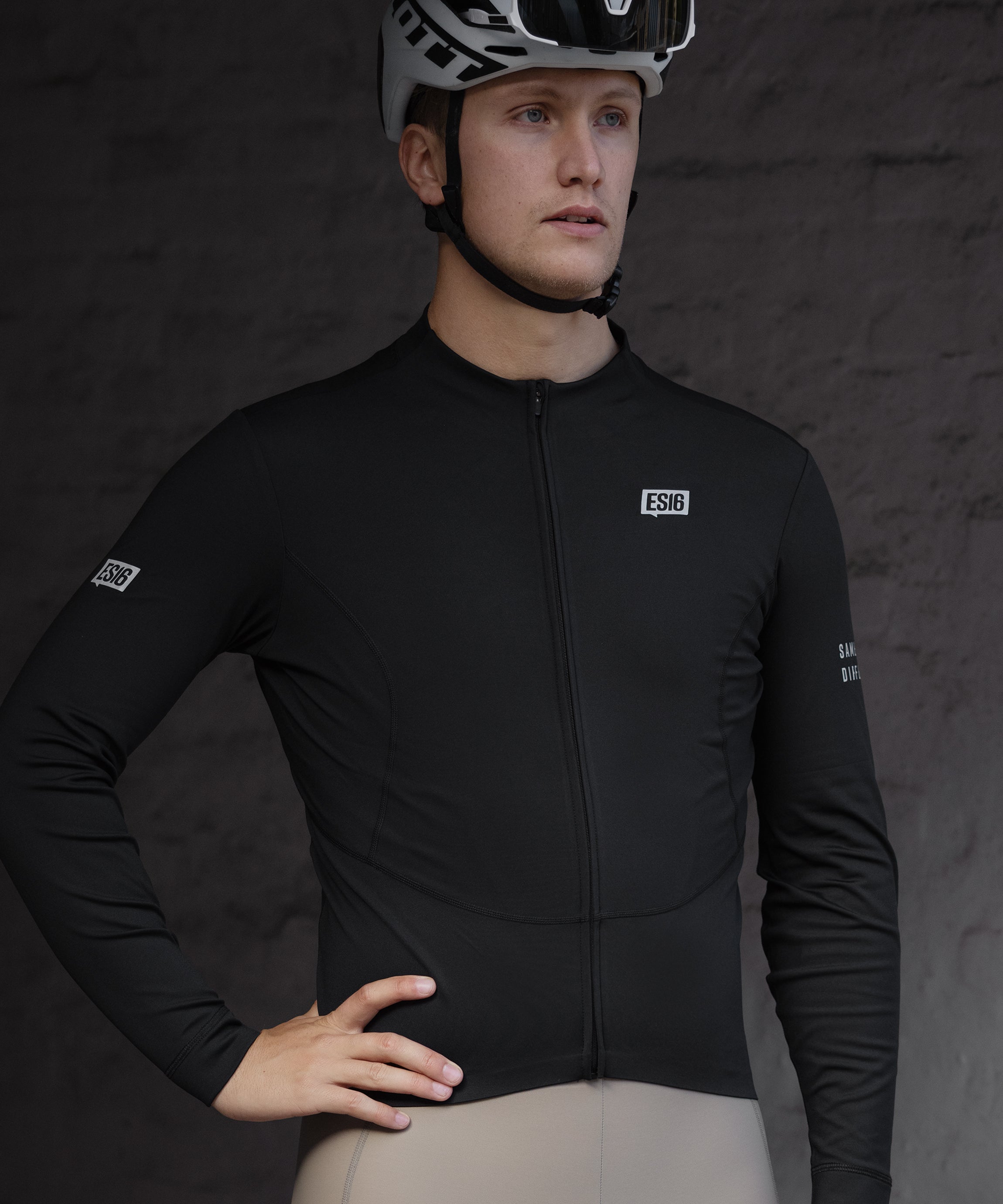 ES16 termisk fleececykeltröja. Svart